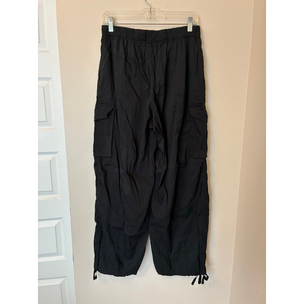 Lululemon Black Lightweight Adjustable Mid-Rise Cargo Pant Women's Size Small - Picture 3 of 7